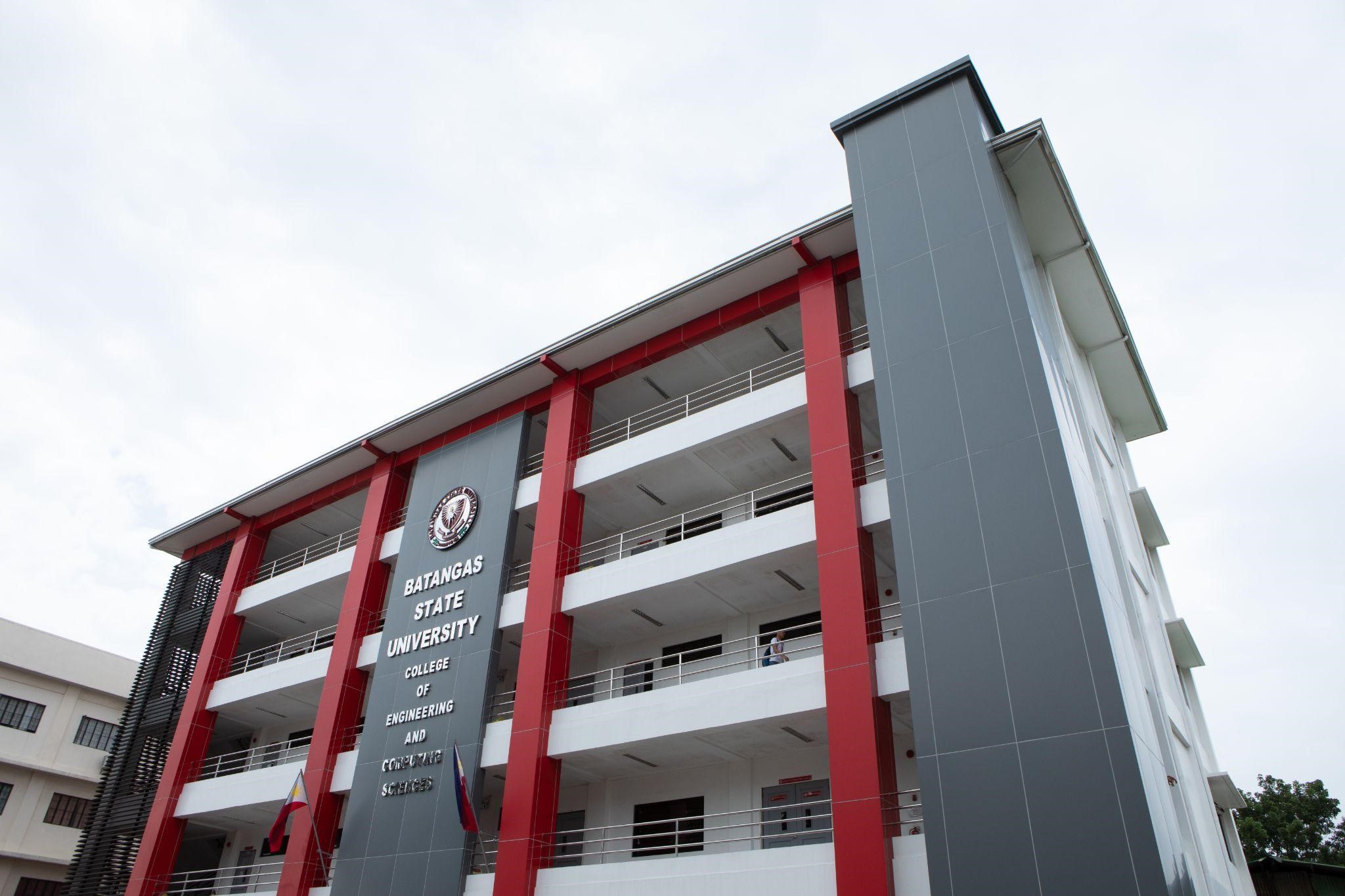 20 Years of ACP and Acrylic Installations - Polylite